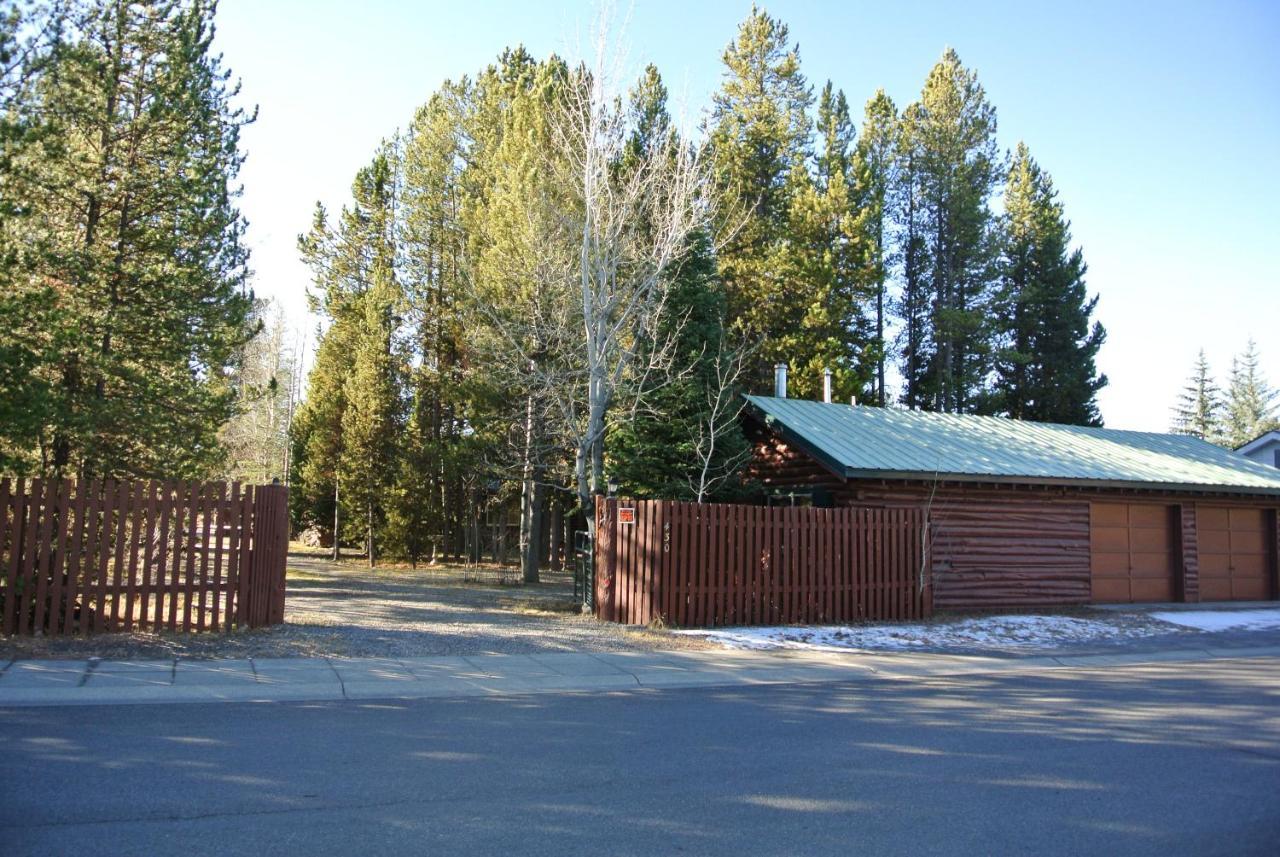 Wagon Wheel Hotel West Yellowstone Eksteriør billede