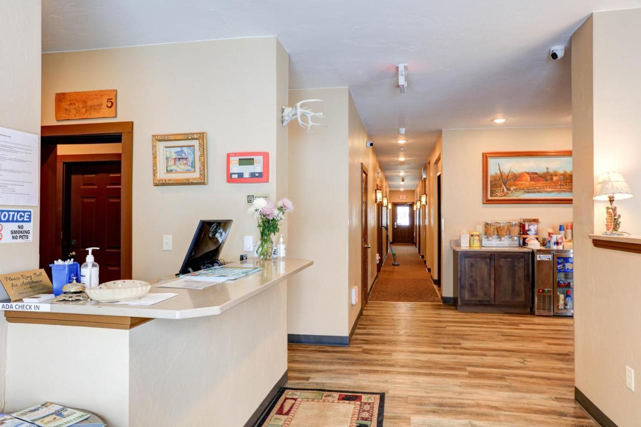 Wagon Wheel Hotel West Yellowstone Eksteriør billede