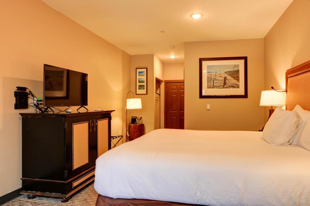 Wagon Wheel Hotel West Yellowstone Eksteriør billede