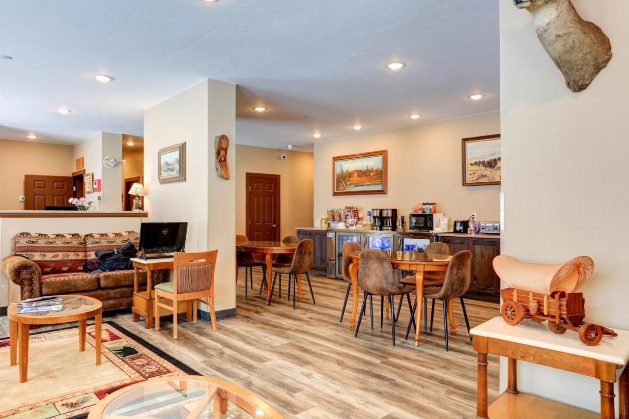 Wagon Wheel Hotel West Yellowstone Eksteriør billede
